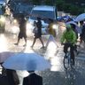 「梅雨戻り」の沖縄　大雨が帰宅ラッシュを直撃　6日も激しい雨に警戒必要