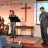 【ロサンゼルス】賛美歌 ヒップホップで　県人クリスチャン大会開催