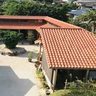 琉球瓦にガジュマル　島の魅力を感じる「コチンダホテル」が沖永良部島にオープン