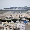 衛籐沖縄担当相が発言一転、振興と基地「関連ある」　昨年10月発言と不整合