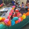 「次は100歳」　沖縄市泡瀬で97歳祝うカジマヤー　パレードで地域に笑顔