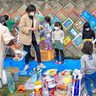 ブロック堀をキャンバスに♪　エコアート、絵の具に島素材　児童らと製作　沖永良部・知名