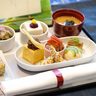 JALが沖縄特集　3月の機内食にラフテーやマンゴー　機内誌で北部を紹介