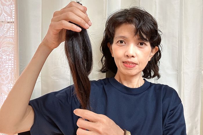 伸ばした髪が首里城修復の道具に？沖縄の高校教員が「漆刷毛ヘアドネーション」