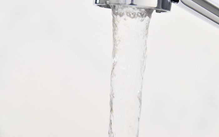 飲料水を所管の厚労省「検討材料に」　米国PFAS厳格化　環境省は今夏までに総合戦略