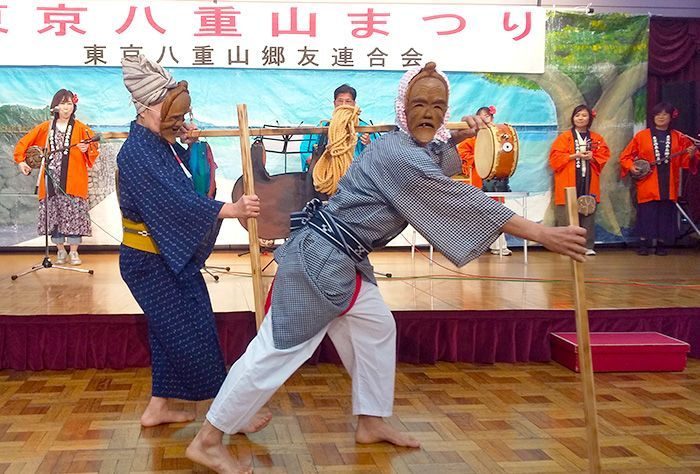 東京で「八重山まつり」4年ぶりに開催　北区　芸達者な会員ら次々と舞台に
