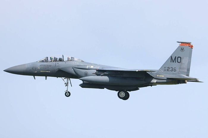 米軍嘉手納基地にF15Eストライクイーグル2機が飛来　沖縄
