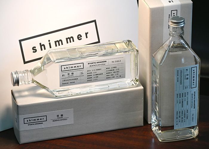 泡盛「常盤」米国の品評会で金賞　もろみ濃度を高く、伊是名酒造所が挑んだ「常識破り」　南島酒販「shimmer」ブランドの第1弾