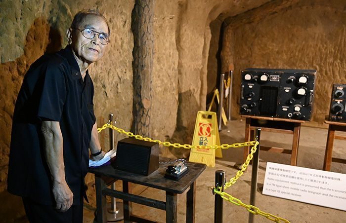 「父に会える場所」旧海軍壕で慰霊祭「沖縄県民かク戦ヘリ」打電した信号室を新たに展示　豊見城