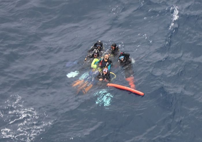 ルカン礁でドリフトダイビング中に一時漂流　糸満市西方沖　7人全員を無事救助