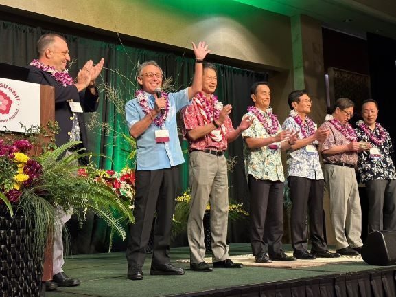 クリーンエネルギー導入、ハワイに学ぶ　玉城知事が現地で講演　脱炭素社会の実現へ島嶼の連携呼び掛け