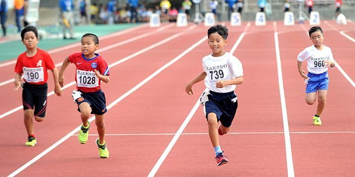 新報児童オリンピック、陸上が開幕　アスリート工房-A、400メートルリレーで大会新