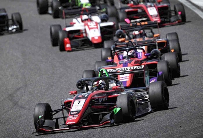 自動車レース全日本SFL第9戦、平良が今季3勝目　2番手スタートから逆転