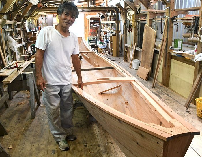 琉球王国時代から伝わるサバニ文化の奥深さ　糸満の船大工が2年ぶりに｢南洋ハギ｣製作、伝統継承へ　沖縄