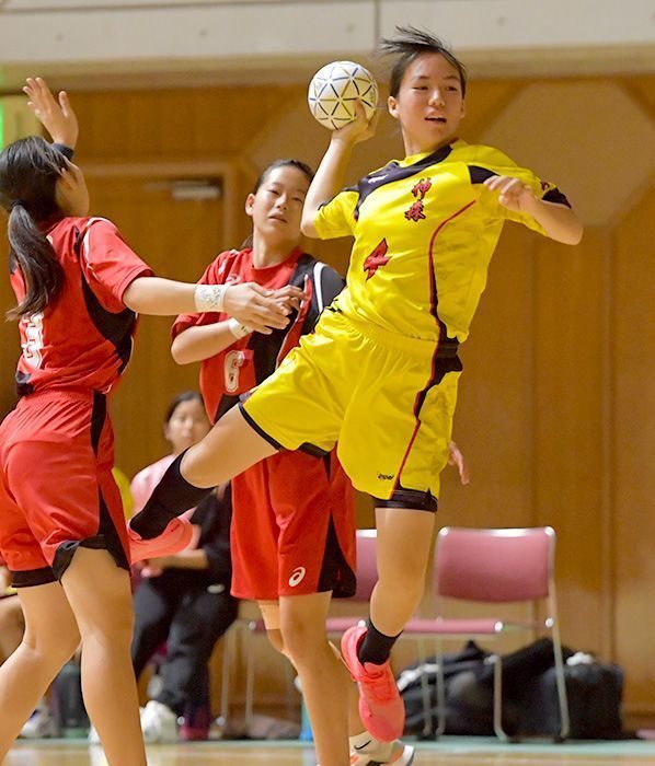 ハンド女子、神森が準決勝に進出　足を使い多彩な攻撃で快勝　九州中学校体育大会