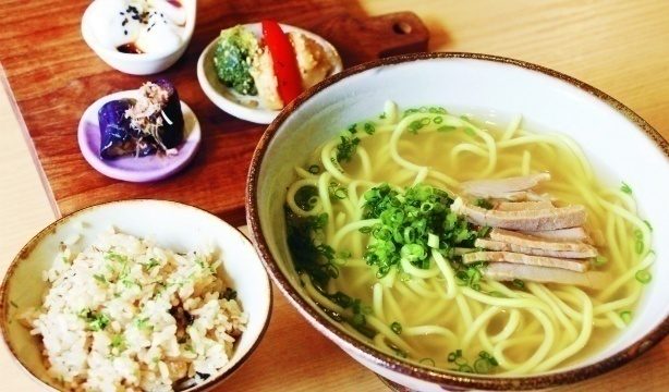 沖縄食材の魅力再発見　食堂faidama（ファイダマ）　（那覇市松尾）